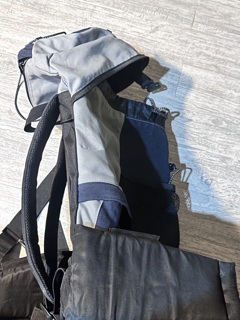 TCM Hiking Backpack 20L (Category: Backpacks) located in Manila. Submitted by d.scab (Listing ID 1470654842, Image 3). Description: TCM Hiking Backpack With backplate 20L main compartment + outside pockets Grey and navy blue Secure drawstring main compartment with top load Front mesh pocket and convenient side pockets on hip belt Padded shoulder straps and back panel Fully adjustable straps and buckles all around 📍Sampaloc, Manila Sf to be shoul