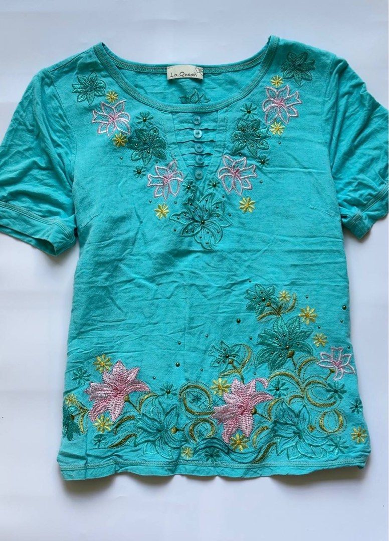 Teal Floral Embroidered Shirt (Category: Shirts) located in Manila. Submitted by petalfinds_ (Listing ID 1470644439, Image 1). Description: ˚⊱🪷⊰˚ teal embroidered shirt ౨ৎ 𝐛𝐫𝐚𝐧𝐝: La Queen ౨ৎ 𝐬𝐢𝐳𝐞: medium to large 🫧⋆｡˚ 𝐝𝐞𝐭𝐚𝐢𝐥𝐬: GANDAAAA! pati likod, with embroidered details! 😭🤍 no issue! super qualityyyy! ─── ⋆⋅☆⋅⋆ ── 「 ✦ 𝐍𝐎 𝐂𝐎𝐃𝐄, 𝐈𝐍𝐕𝐀𝐋𝐈𝐃 𝐌𝐈𝐍𝐄 ✦ 」 𝓹𝓻𝓲𝓬𝓮: 149 𝓬𝓸𝓭𝓮: dreamy.