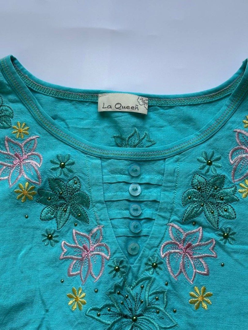 Teal Floral Embroidered Shirt (Category: Shirts) located in Manila. Submitted by petalfinds_ (Listing ID 1470644439, Image 3). Description: ˚⊱🪷⊰˚ teal embroidered shirt ౨ৎ 𝐛𝐫𝐚𝐧𝐝: La Queen ౨ৎ 𝐬𝐢𝐳𝐞: medium to large 🫧⋆｡˚ 𝐝𝐞𝐭𝐚𝐢𝐥𝐬: GANDAAAA! pati likod, with embroidered details! 😭🤍 no issue! super qualityyyy! ─── ⋆⋅☆⋅⋆ ── 「 ✦ 𝐍𝐎 𝐂𝐎𝐃𝐄, 𝐈𝐍𝐕𝐀𝐋𝐈𝐃 𝐌𝐈𝐍𝐄 ✦ 」 𝓹𝓻𝓲𝓬𝓮: 149 𝓬𝓸𝓭𝓮: dreamy.