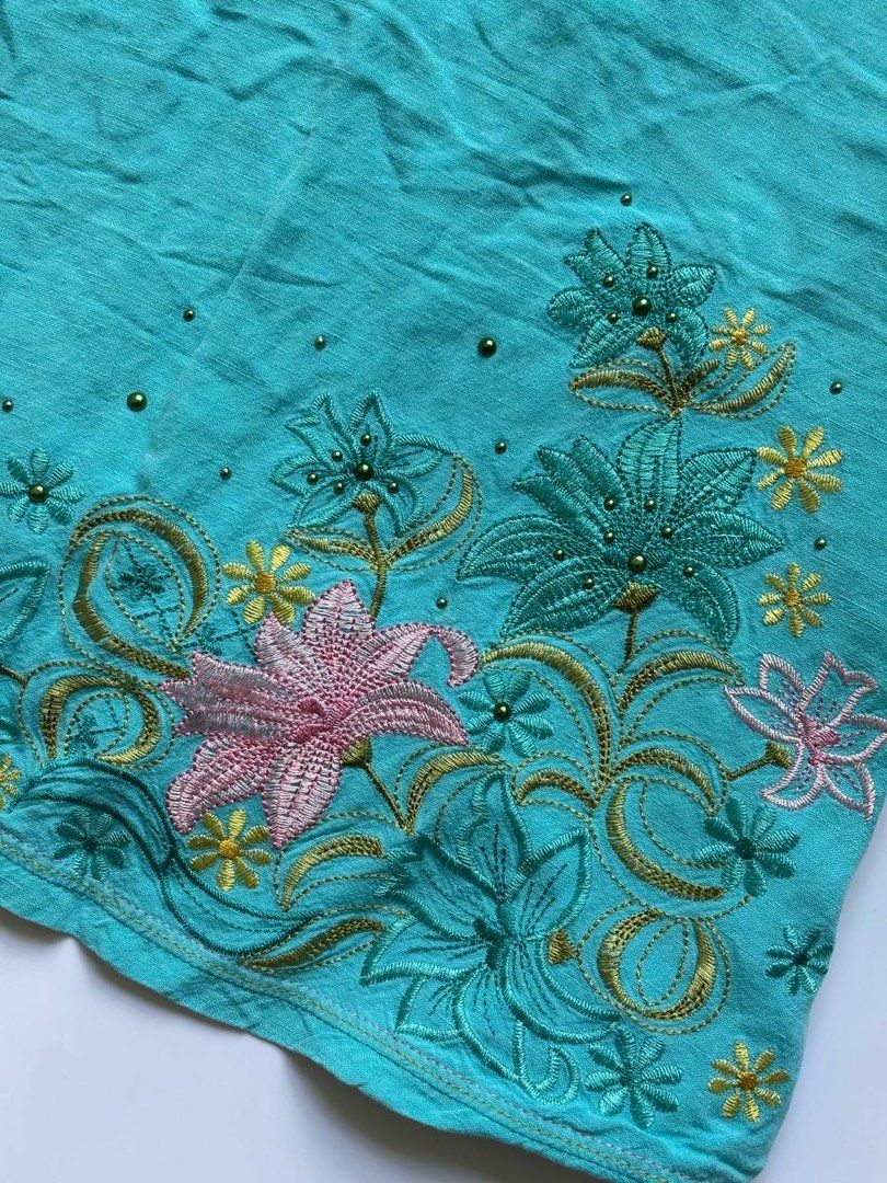 Teal Floral Embroidered Shirt (Category: Shirts) located in Manila. Submitted by petalfinds_ (Listing ID 1470644439, Image 2). Description: ˚⊱🪷⊰˚ teal embroidered shirt ౨ৎ 𝐛𝐫𝐚𝐧𝐝: La Queen ౨ৎ 𝐬𝐢𝐳𝐞: medium to large 🫧⋆｡˚ 𝐝𝐞𝐭𝐚𝐢𝐥𝐬: GANDAAAA! pati likod, with embroidered details! 😭🤍 no issue! super qualityyyy! ─── ⋆⋅☆⋅⋆ ── 「 ✦ 𝐍𝐎 𝐂𝐎𝐃𝐄, 𝐈𝐍𝐕𝐀𝐋𝐈𝐃 𝐌𝐈𝐍𝐄 ✦ 」 𝓹𝓻𝓲𝓬𝓮: 149 𝓬𝓸𝓭𝓮: dreamy.