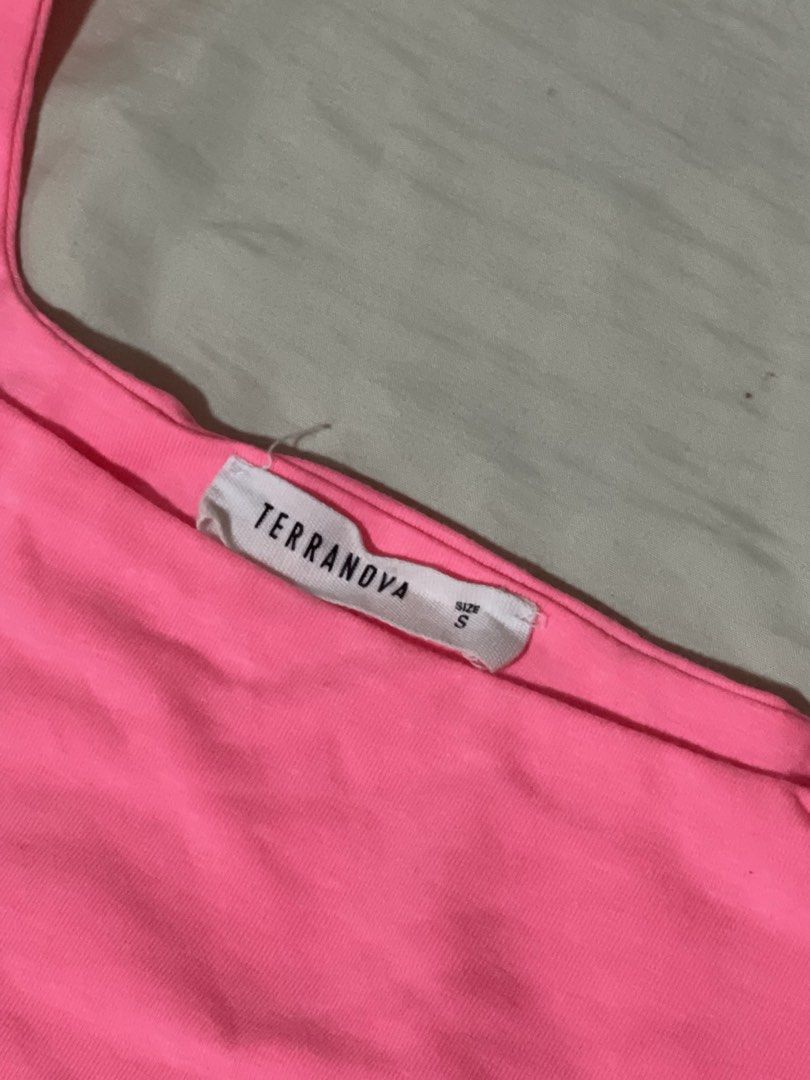 Terranova Pink Crop Top Size S (Category: Sleeveless) located in Caloocan City. Submitted by sheshesheshesheshe13 (Listing ID 1470712308, Image 2). Description: - Brand: Terranova - Size: S - Color: Bright pink - Material: Soft cotton - Design: Square neckline with thick straps - Condition/Use: Great basic for layering or warm weather Great for parties or casual.