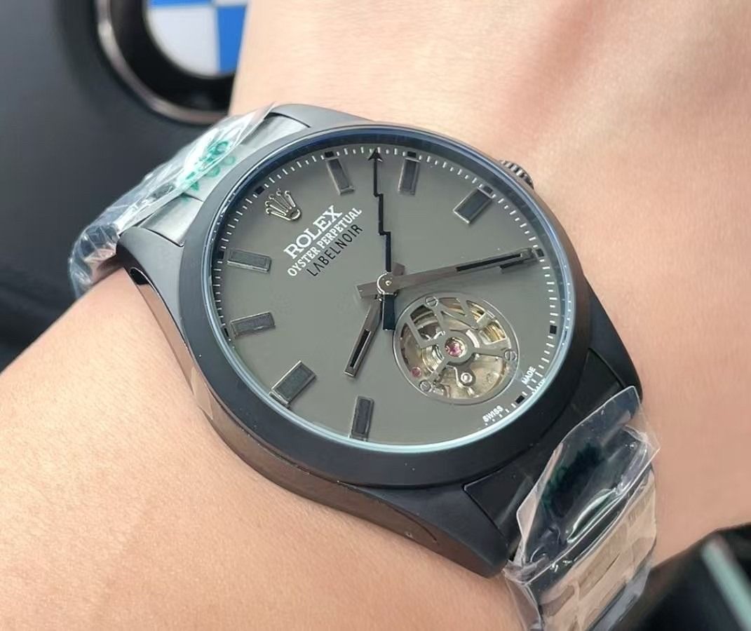 The new Rolex watch(from chin..a) (Category: Men's Watches) located in Mandaluyong City. Submitted by oddcrystal-2bc533 (Listing ID 1470682910, Image 3). Description: Using Rolex's classic Submariner series as a prototype, it goes through a second modification on the bezel, then set with natural white stones, super shiny. The movement is a fully automatic mechanical movement, with a super luminous dial. The strap is made with a custom mold for cu