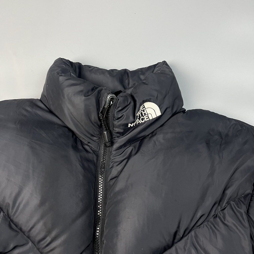 The North Face 600 Down Puffer Jacket Black Small (Category: Coats, Jackets and Outerwear) located in Paranaque City. Submitted by hidden_v2 (Listing ID 1470647085, Image 2). Description: - Brand: The North Face - Style: Classic black down puffer jacket with chevron quilting - Size: Men's Small - Insulation: 600-fill goose down for serious warmth - Features: Stand-up collar, full zip closure, dual front pockets, and adjustable drawcord hem - Bran
