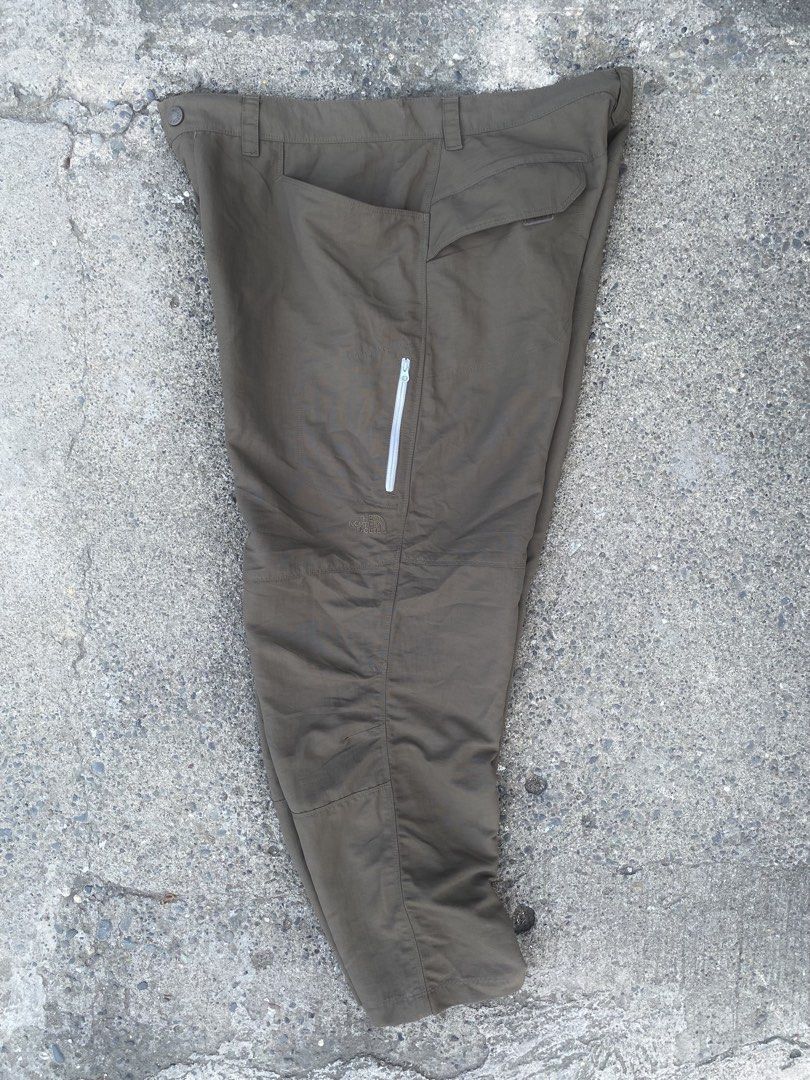 The North Face Nylon Trek Pants (Category: Activewear) located in Davao. Submitted by vanthriftfinds5 (Listing ID 1470643168, Image 2). Description: •Size: 36 on waist tag •Length: 36.5 •Hem: 9 Issue: have scratch on waist side (see last picture) but overall are in Good condition Color rate: 9.8/10 DM TO PURCHASE.📩 🏙️ Location: Davao City 8000 📌Shipping Nationwide. Payment First Basis. No COD. Can provide ids and vouch for your safety. Mode of
