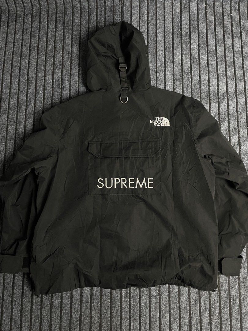 The North Face x Supreme - SS20 Cargo Jacket (Category: Coats, Jackets and Outerwear) located in Puerto Princesa. Submitted by palawan.swagdealer (Listing ID 1470724882, Image 3). Description: All details are provided Kindly check each photo No major flaws In very good - excellent condition Total pockets: 10 Kindly LC for yourself Double check before buying.