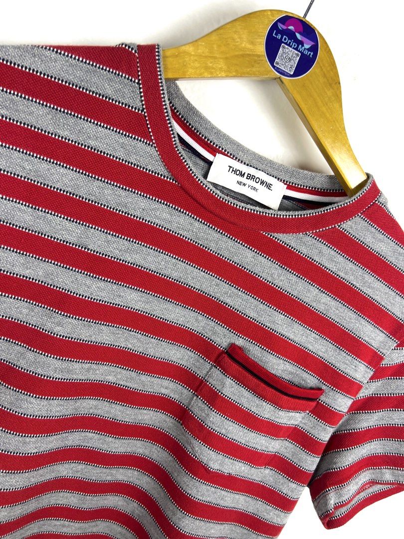 ‎“THOM BROWNE” STRPD POCKET TEE (Category: Tshirts & Polo Shirts ) located in Taguig. Submitted by ldm.ph (Listing ID 1470724846, Image 3). Description: ‎(LDM-C-0264) ‎Size:ACTUAL FIT:MEDIUM ‎Dimensions ‎Inches width:19 ‎Inches length:25 ‎Condition: GOOD AS NEW ‎Color rate:10 ‎Flaws:❌ ‎(READY TO WEAR).