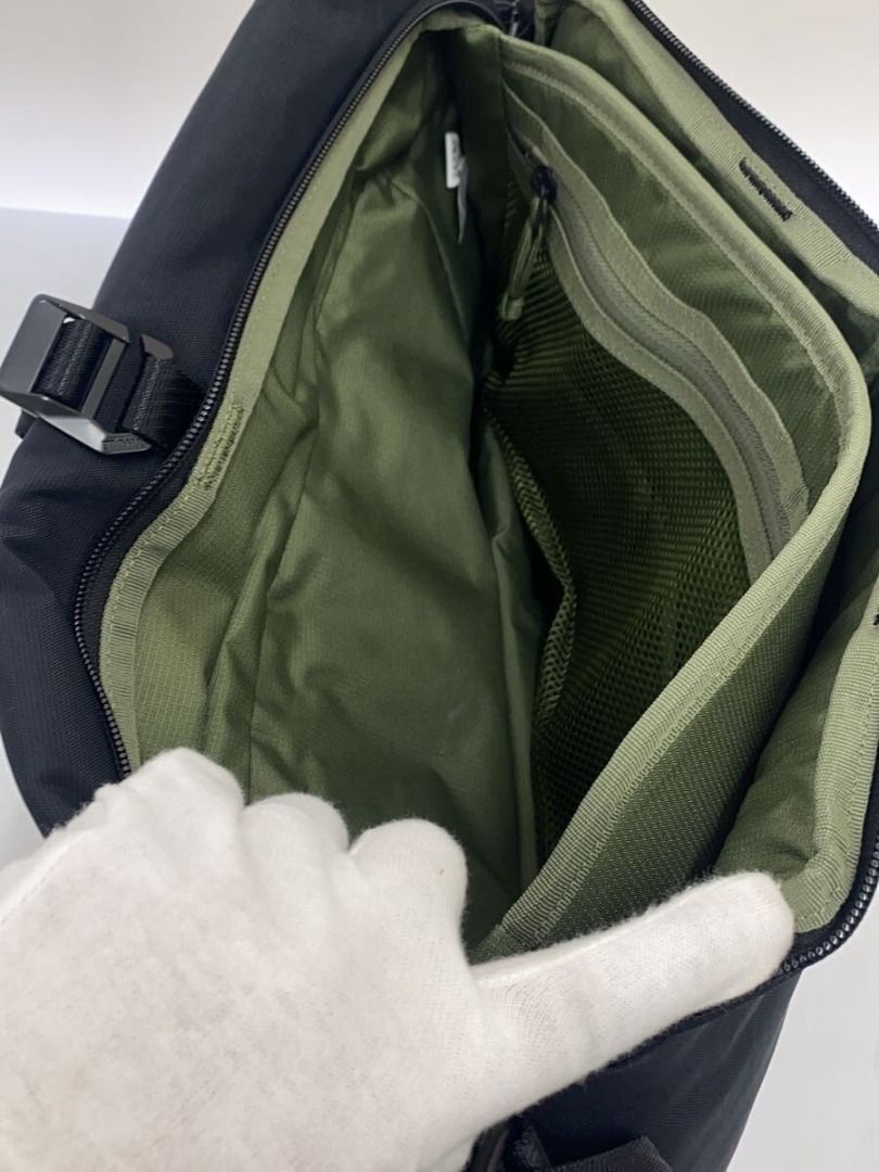 THULE◆Shoulder bag/Nylon/Black (Category: Backpacks) located in Caloocan City. Submitted by letao_shopping_ph (Listing ID 1470657912, Image 3). Description: THULE – Shoulder Bag / Nylon / Black Brand THULE Model Number Color Black Pattern Material/Fabric Nylon Listed Size Actual Measurements [Bag] Depth: – / Height: 26 / Width: 34 / Handle: – [Other] Other dimensions: – Comments from the store There are some signs of general use, but the item rem