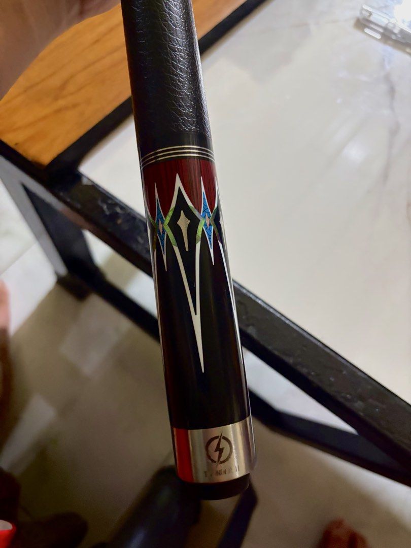 Thunder H Series with Hard Case (Category: Billiards and Bowling) located in Caloocan City. Submitted by robs20 (Listing ID 1470616776, Image 3). Description: Pure Carbon Shaft Radial pin 58' 12.4 Extension ready 19oz Adjustable weight Rainbow 6 tip Professional Taper Low deflection FREEBIES Hard Case Joint protector Micro fiber towel Extension.
