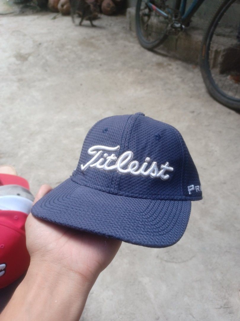 Titleist fifted (Category: Caps & Hats) located in Cauayan City . Submitted by cuzthriftshop (Listing ID 1470669255, Image 1). Description: size L-XL NO ISSUE.
