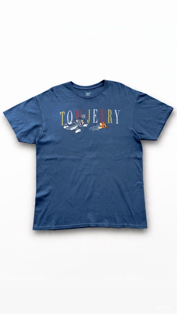 Tom And Jerry Graphic Tee (Category: Tshirts & Polo Shirts ) located in Bayombong. Submitted by fliptique (Listing ID 1470571657, Image 1). Description: Tom And Jerry Graphic Tee Excellent Condition Size : Large Dimes : 21”x28.5” Shoulder To Shoulder : 20.5” Sleeve Length : 7.5” Hem : 22” Color Rate : 10 Issue : ❌❌❌ ₱350 + sf .