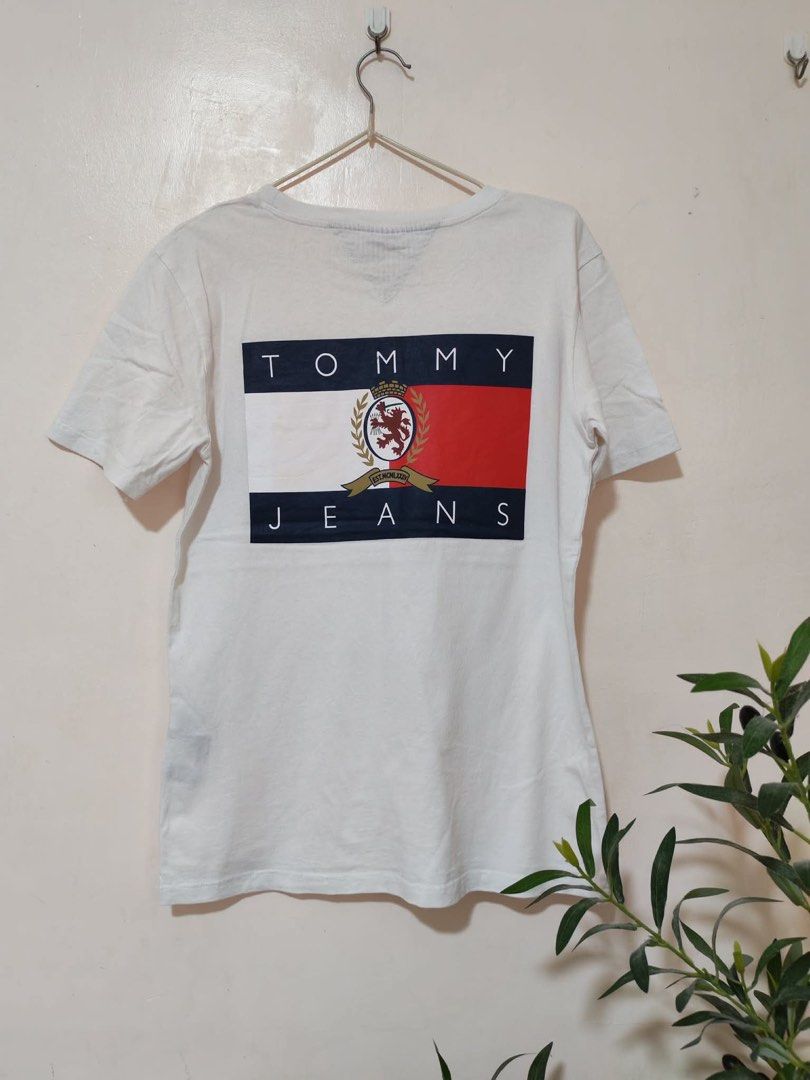 Tommy Hilfiger Shirt (Category: Shirts) located in Bulacan. Submitted by whiteavenue (Listing ID 1470671184, Image 1). Description: Dimes: 19x27.5.