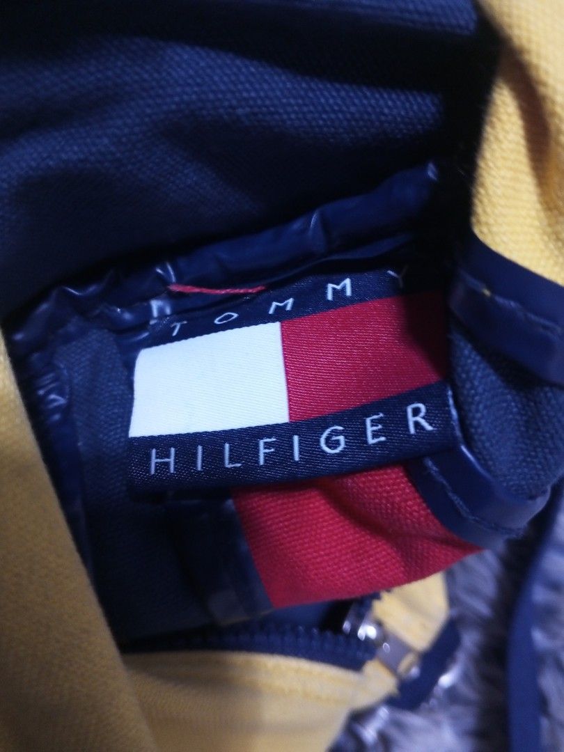 tommy Hilfiger vintage (Category: Belt bags, Clutches and Pouches) located in Manila. Submitted by pagatpatan59259 (Listing ID 1470581575, Image 2). Description: tommy Hilfiger vintage Price: 850.
