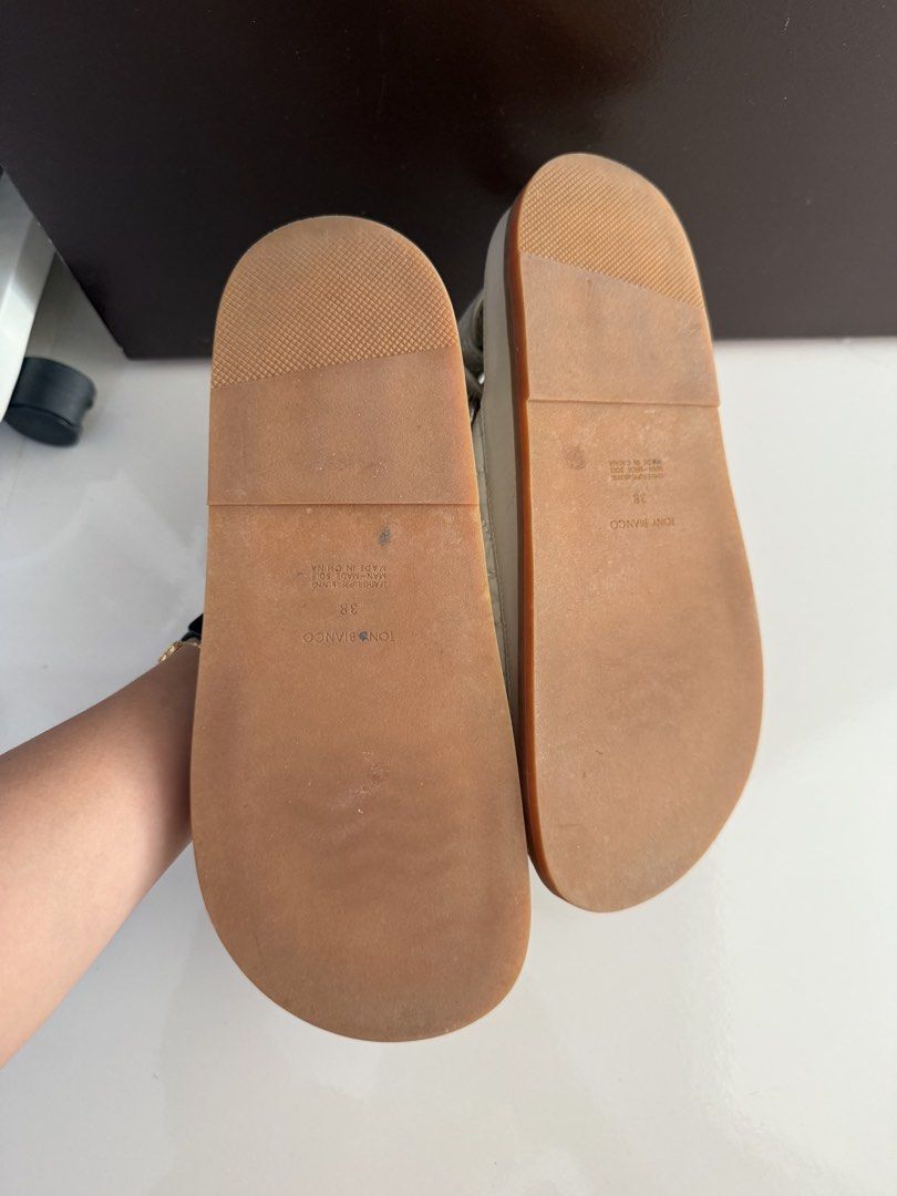 Tony Bianco Hiranni Sandals (Category: Sandals) located in Legazpi City. Submitted by antonette.bg (Listing ID 1470628594, Image 2). Description: Size 38 Leather lining and upper.