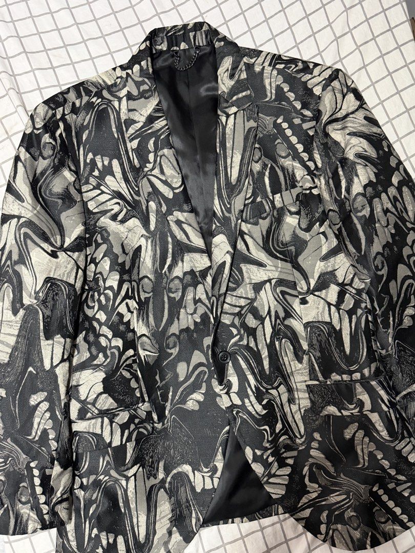 Topman abstract tuxedo blazer and pants (Category: Sets & Coordinates) located in Manila. Submitted by pinkyswearshop2.0 (Listing ID 1470621113, Image 3). Description: .