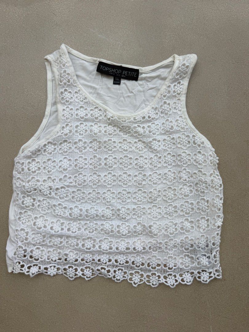 Topshop Sleeveless blouse XS (Category: Blouses) located in Quezon City. Submitted by closet.cha (Listing ID 1470572708, Image 2). Description: *PLEASE READ DESCRIPTION, DO NOT MAKE AN OFFER IF YOU ARE NOT SURE* Size: XS Unworn No flaws No return no exchange No haggle and low baller offers. No other photos or when worn for flat lays. No Meet-Ups No Cash on Delivery No Pera Padala at the moment. 🖊Please pay on time. No to joy reservers.🖊 *If no 
