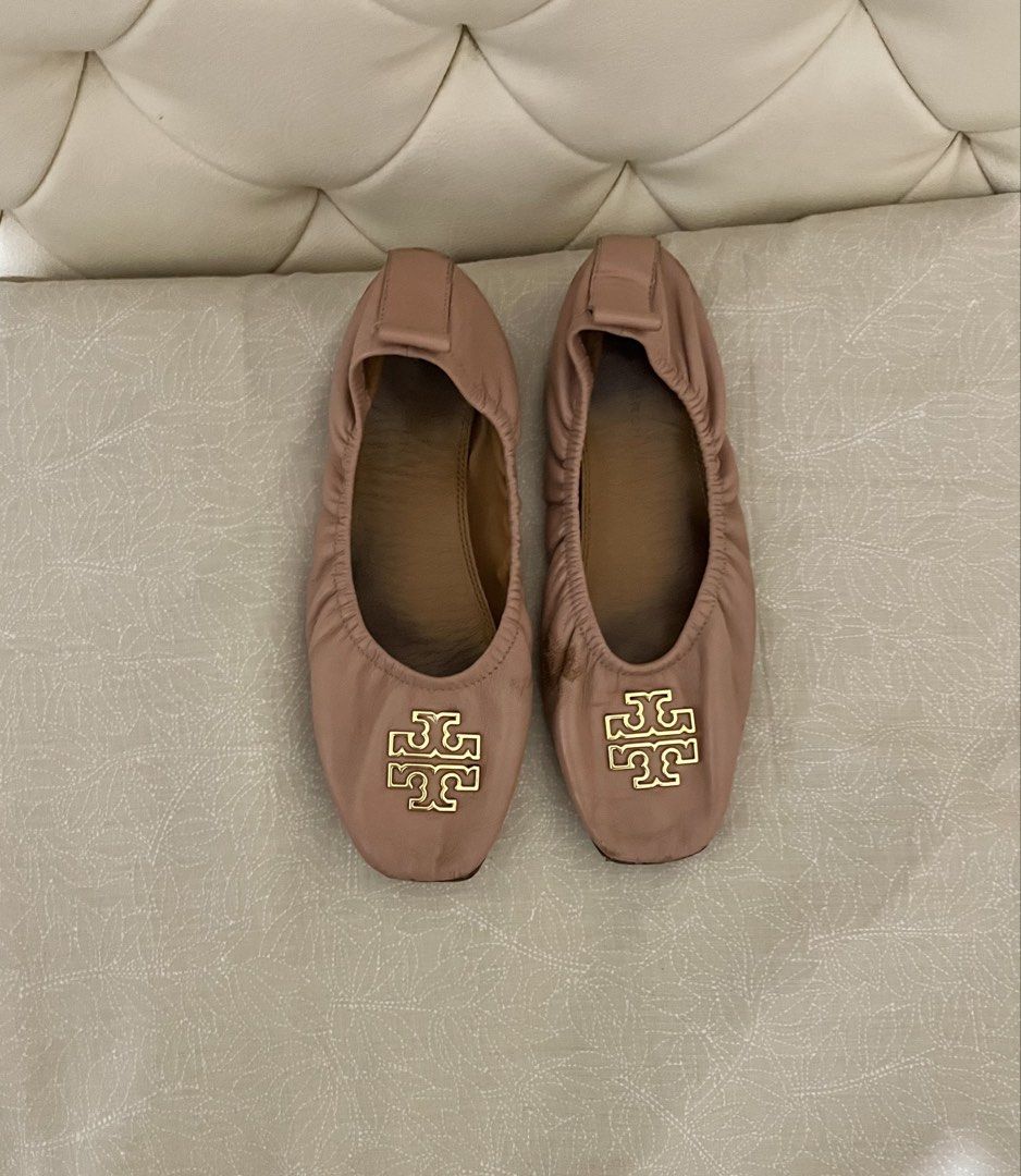 Tory Burch Britten Leather Elastic Flat Ballet Shoe 6M (Category: Flats & Sandals) located in San Pablo. Submitted by restoredchic (Listing ID 1470673110, Image 1). Description: Authentic Tory Burch Britten Leather Ballet Flats in dusty rose color A classic, round-toe scrunch-elasticated ballet flat designed for effortless, flexible wear. Cleaned and Sanitized With Topy Sole protector US Size 6M Fit for Narrow and Normal fit only. Not fit for wid