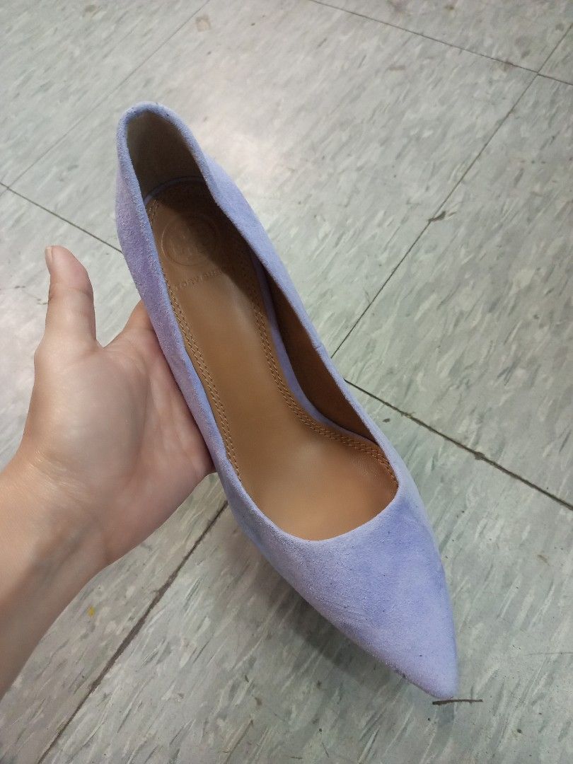 TORY BURCH PUMPS (Category: Heels) located in Bulacan. Submitted by joanagwen (Listing ID 1470607447, Image 1). Description: 2REEE BÜR$T PUMPS unused condition din Size 7 on tag .
