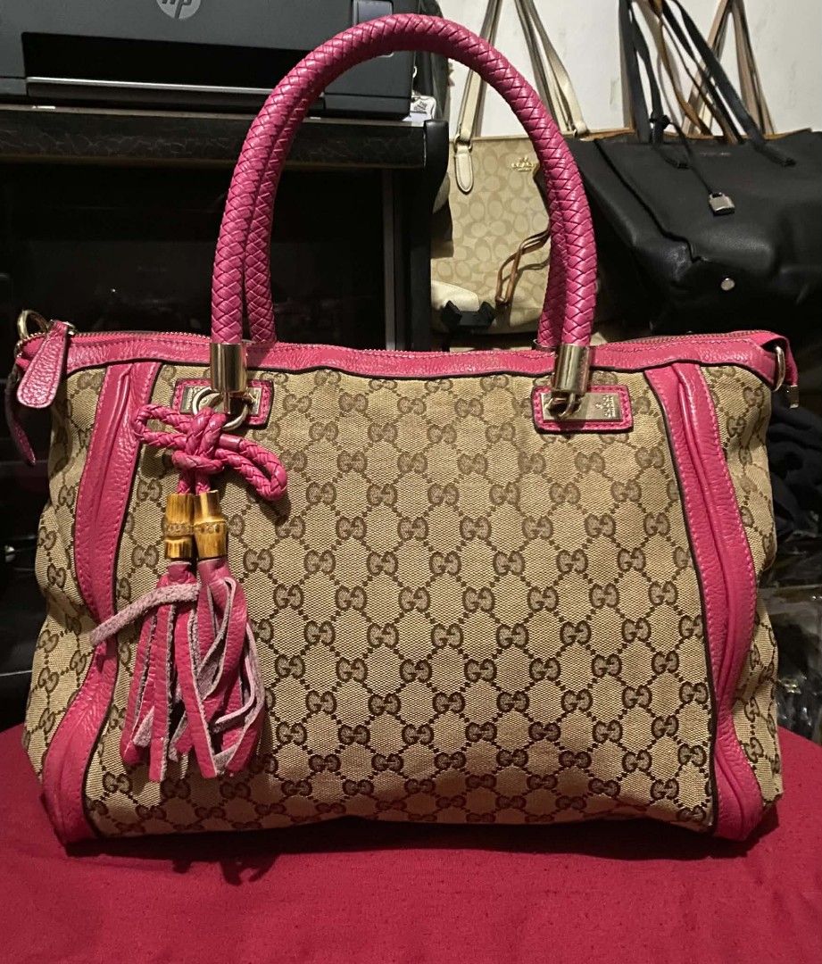 Tote bag (Category: Tote Bags) located in Manila. Submitted by glaiza02 (Listing ID 1470668965, Image 1). Description: .