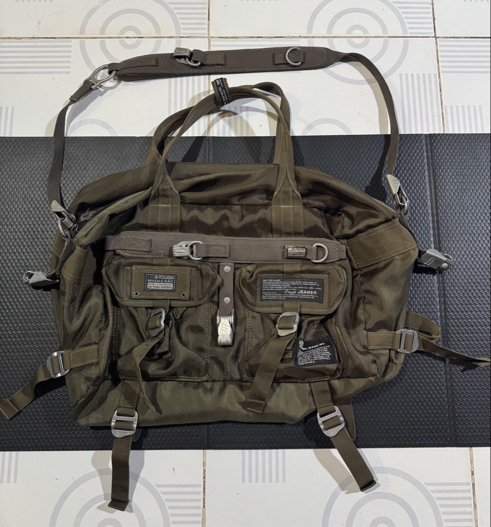 Tough JEANSMITH military duffle (Category: Sling Bags) located in Cebu City. Submitted by etnaner (Listing ID 1470591265, Image 1). Description: Tough JEANSMITH Military duffle bag Estimated 70 Liters capacity Working zippers Heavy duty materials.