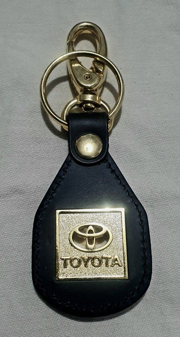 Toyota Car Keychain (leather) (Category: Other Automotive Parts and Accessories) located in Castillejos. Submitted by hornets0000 (Listing ID 1470593531, Image 3). Description: As is? brndnew at matibay din. pm.