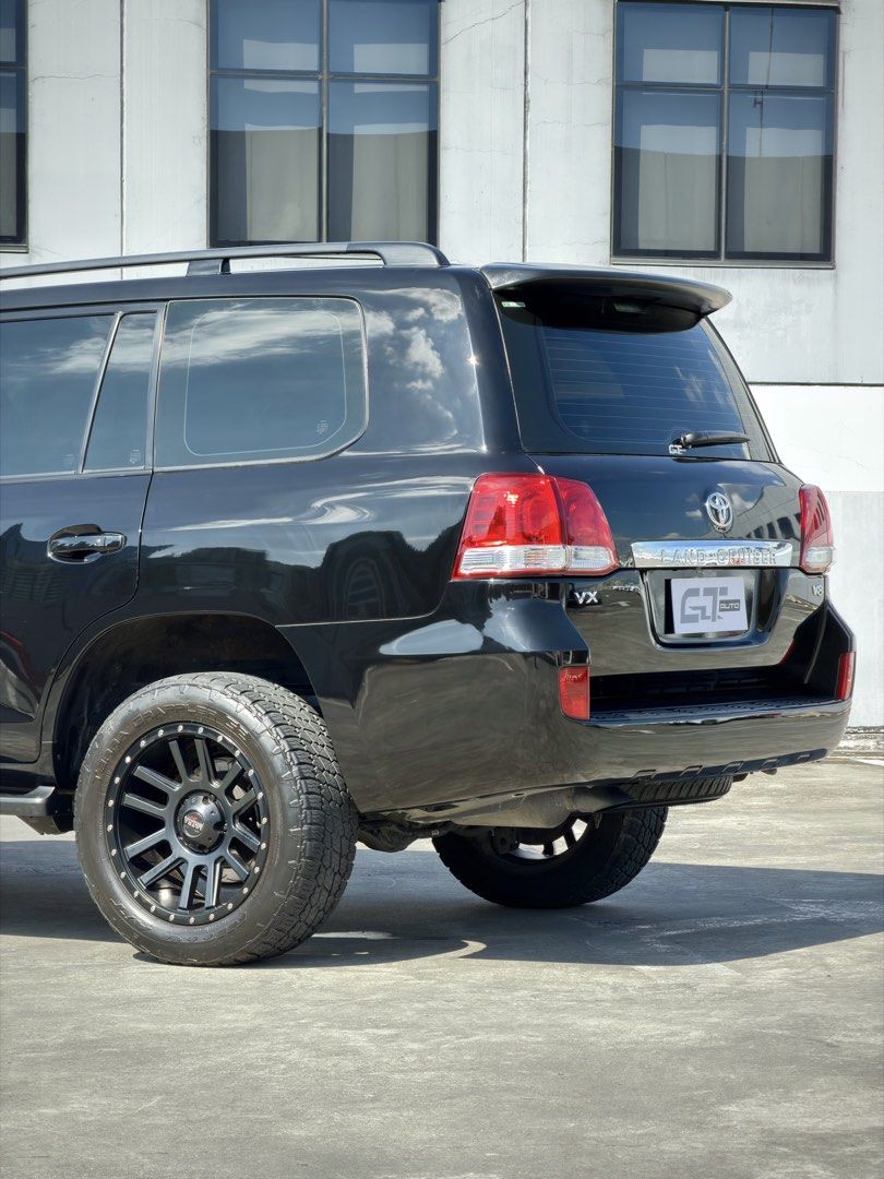 Toyota Land Cruiser LC200 VX Auto (Category: Used Cars) located in Pasig City. Submitted by gtautoph (Listing ID 1470664920, Image 3). Description: ⬛️🟥🟨 FOR SALE 🟨🟥⬛️ 2011 Toyota Land Cruiser LC200 VX 4.5L V8 Twin-Turbo Diesel Local unit Automatic Transmission 92k Kilometers Full-Time 4WD 235 HP 615 Nm of Torque 8-Seater SUV Leather Interior Reverse Camera Park Sensors Plate # Ending: 8 📩 DM for further assistance 📍 Location: Ortigas, Pasig