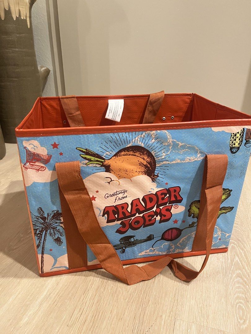 Trader Joe’s Grocery Tote Bag Box (Category: Food Organization & Storage) located in Paranaque City. Submitted by xysabelle (Listing ID 1470731934, Image 3). Description: From US to PH 🇵🇭🇺🇸 This is actually so sturdy! Can be used as storage Tote bags, insulated bags, grocery bags available Will ship first week of November ETA 1-2 months Limited stocks available! Send PM for orders 🤍 📍BF Homes, Parañaque.