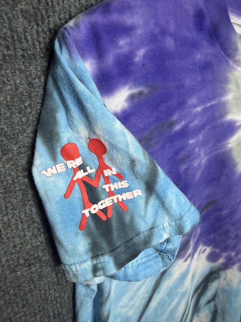 Travis Scott Astroworld Official Souvenir (Category: Tshirts & Polo Shirts ) located in Baguio. Submitted by thriftcoded_2600 (Listing ID 1470580094, Image 3). Description: - Item: Travis Scott Astroworld Festival 2019 Merch Tee - Condition: Excellent -Color rate:10/10 - Size: Medium - Authenticity guaranteed .