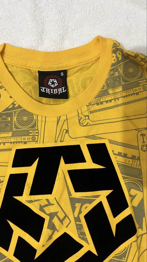 Tribal Yellow Shirt (Category: Tshirts & Polo Shirts ) located in Baguio. Submitted by from_mimi (Listing ID 1470641005, Image 2). Description: Never been used, just in storage. No issues..