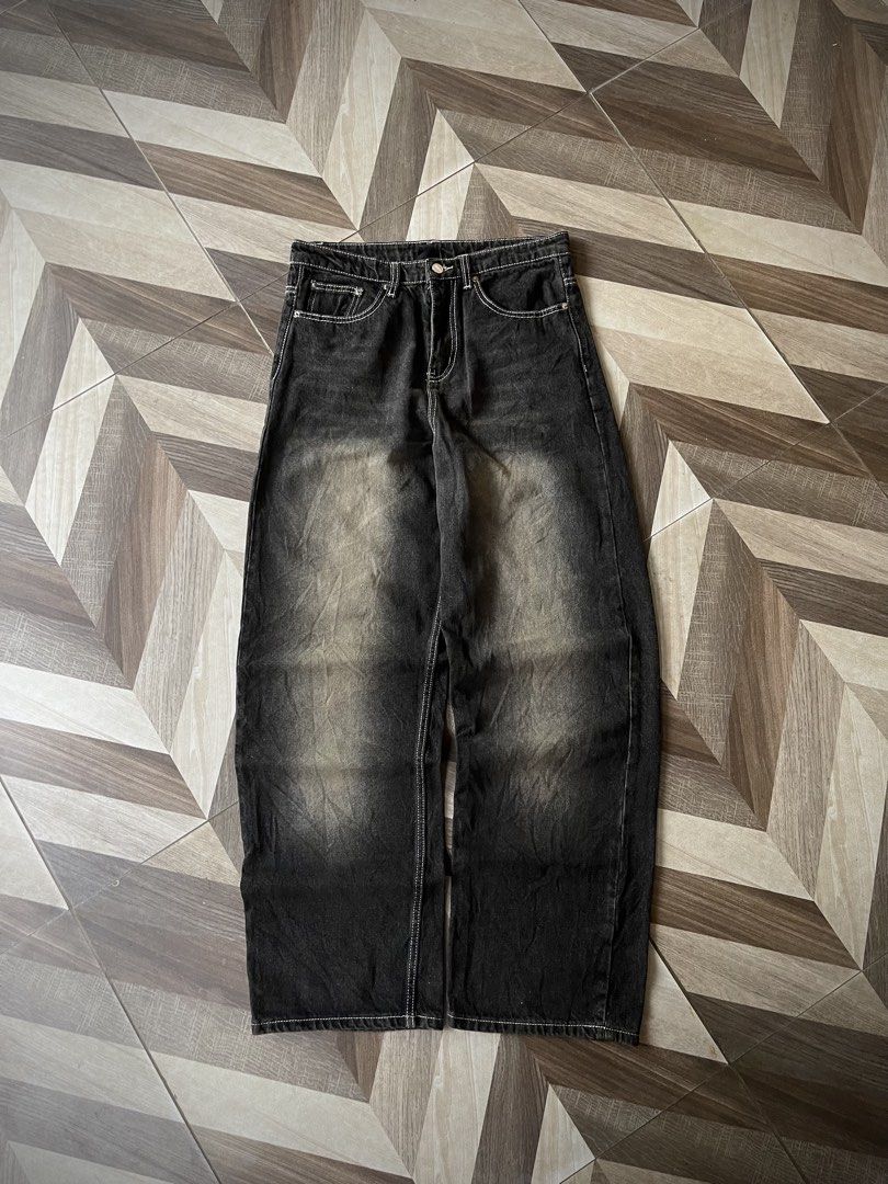 Trillion Black Mud Washed Baggy Jeans (Category: Jeans) located in Pagadian. Submitted by thrift.wrld (Listing ID 1470653586, Image 1). Description: ( Trillion Black Mud Washed Baggy Jeans ) Dimensions: • Waist: 32 • Length: 43 • Thigh: 13 • Hem: 9.6 Drop Prices: • Mine: 500 + ₱9O shipping fee (sf) Details: • 1O/1O Color rate • Flawless, As new condition with zero flaws • Need wash • Hard Denim.