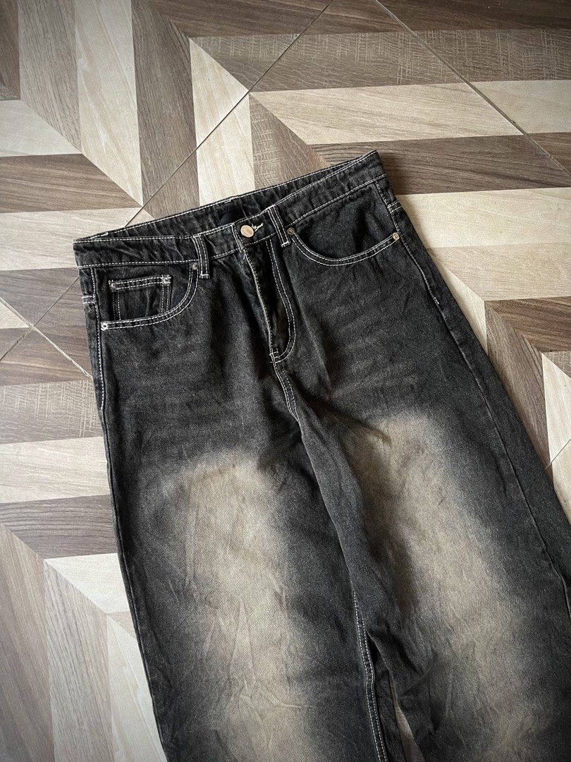 Trillion Black Mud Washed Baggy Jeans (Category: Jeans) located in Pagadian. Submitted by thrift.wrld (Listing ID 1470653586, Image 2). Description: ( Trillion Black Mud Washed Baggy Jeans ) Dimensions: • Waist: 32 • Length: 43 • Thigh: 13 • Hem: 9.6 Drop Prices: • Mine: 500 + ₱9O shipping fee (sf) Details: • 1O/1O Color rate • Flawless, As new condition with zero flaws • Need wash • Hard Denim.