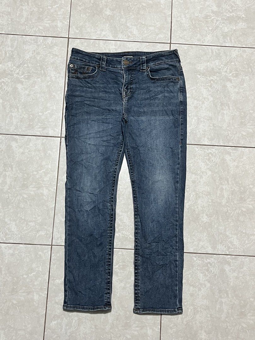 True Religion Men’s Jeans (Category: Jeans) located in Manila. Submitted by nycts (Listing ID 1470572259, Image 2). Description: True Religion Jeans Waist 32 — 34 Length 39 Hem 7 Like new Stretchable Product color may slightly vary due to photographic lighting‼️ Courier: J&T Mode of payment: Gcash / PayMaya / Gotyme Direct message if interested 📩.