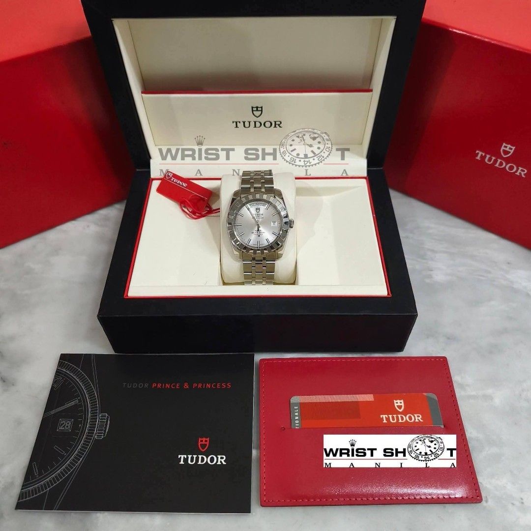 Tudor classic 40mm (Category: Everything Else Others) located in Quezon City. Submitted by wristshotmanila (Listing ID 1470679726, Image 3). Description: Tudor Classic 128,000 pesos Day date Reference: 23010 Year: 2014 Rating: 9/10 Crystal: sapphire Movement: automatic Case: 40mm Bracelet: fits 7.75 inches wrist Complete set red app: @wrist_shot_manila black app: @wristshotmanila #wristshotmanila #TUDORCLASSIC #tudordaydate #TudorWatch #swissmade