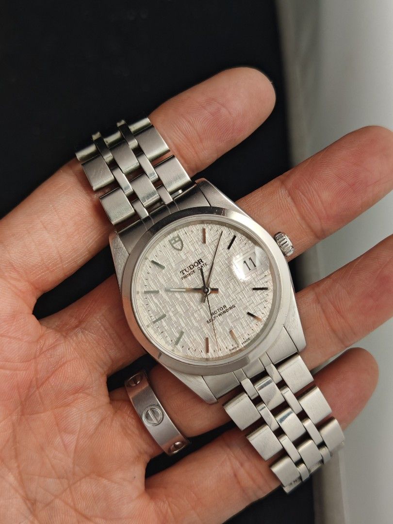 Tudor Prince Date 34mm 'linen dial' (Category: Men's Watches) located in San Juan City. Submitted by MW_888 (Listing ID 1470703592, Image 3). Description: 2004 Tudor Prince Date 34mm 'linen dial' Smooth bezel Ref 74034 8.8/10 condition Inclusions: watch, original Tudor bracelet fit to approx 7.25" wrist and watch case *photo reference on 6.5" wrist *the fluted bezel possibly replaced with a smooth steel bezel from the factory 110k.