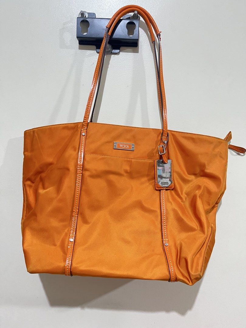 Tumi Voyageur Tote (Category: Luxury Bags & Wallets) located in Paranaque City. Submitted by lil.ac (Listing ID 1470672271, Image 1). Description: Authentic. No functional flaws.