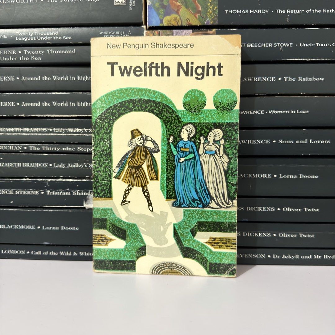 Twelfth Night New Penguin Shakespeare Paperback (Category: Storybooks) located in Lingayen. Submitted by readwjane (Listing ID 1470668086, Image 1). Description: - Title: Twelfth Night - Edition: New Penguin Shakespeare - Condition: Vintage paperback with yellowed edges and minor wear on the top cover corner; pages are clean and fully intact - Ideal for: Students, literature fans, and vintage paperback collectors - Shipping: Ships fast from a tru