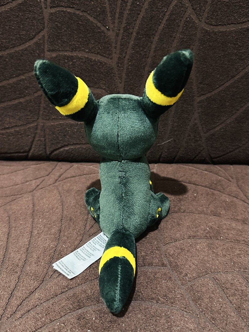 Umbreon Pokefit Plush (Category: Plushies & Soft Toys) located in Quezon City. Submitted by mikemofu (Listing ID 1470738976, Image 3). Description: Umbreon Pokefit Sitting Cuties Pokemon Center.