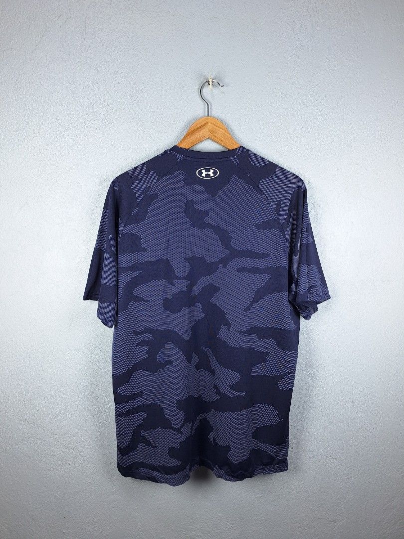 Under Armour Camo Drifit Shirt (Category: Tshirts & Polo Shirts ) located in Sibulan. Submitted by studioxano (Listing ID 1470637998, Image 2). Description: Under Armour Camo Drifit Shirt -P650 + SF Size L-XL length 29 / Width 23 Excellent condi 9.5/10 color rate no issue Loc: Dumaguete city.