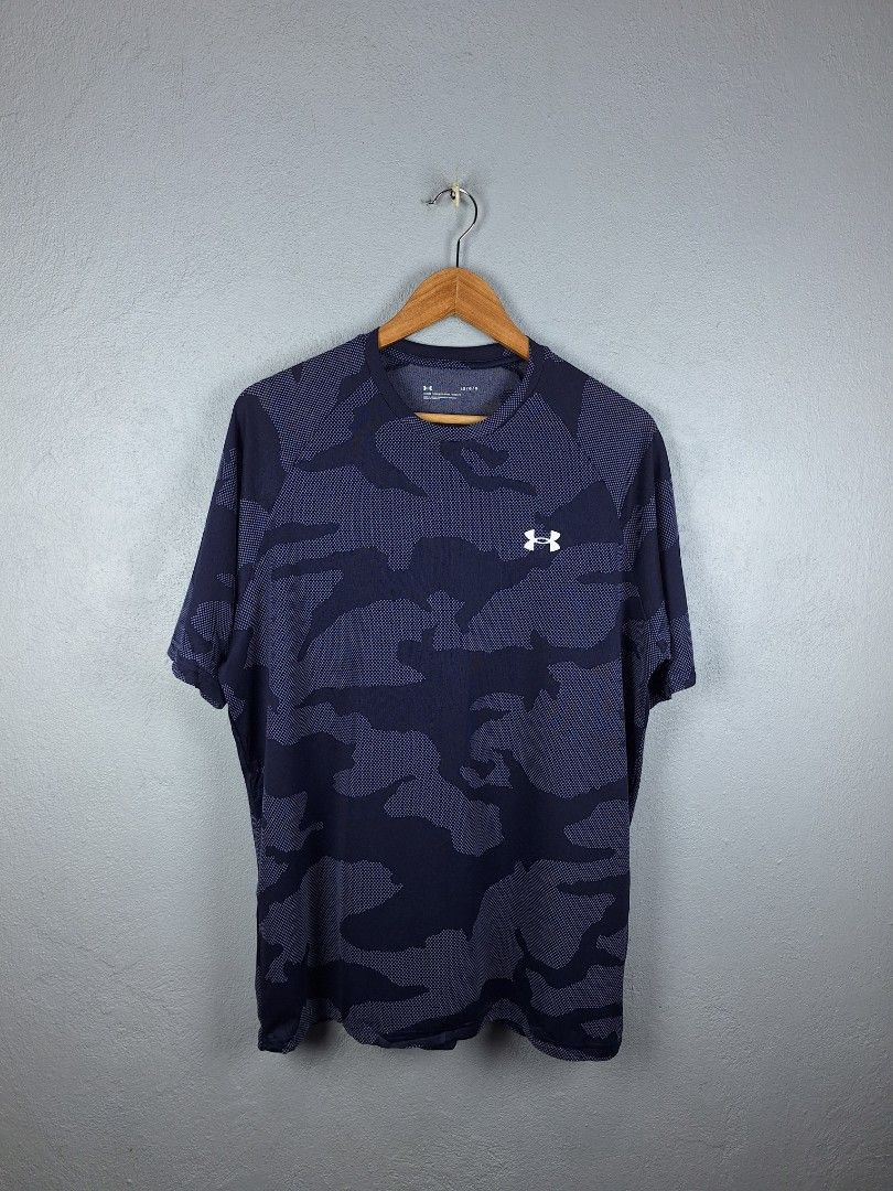 Under Armour Camo Drifit Shirt (Category: Tshirts & Polo Shirts ) located in Sibulan. Submitted by studioxano (Listing ID 1470637998, Image 1). Description: Under Armour Camo Drifit Shirt -P650 + SF Size L-XL length 29 / Width 23 Excellent condi 9.5/10 color rate no issue Loc: Dumaguete city.