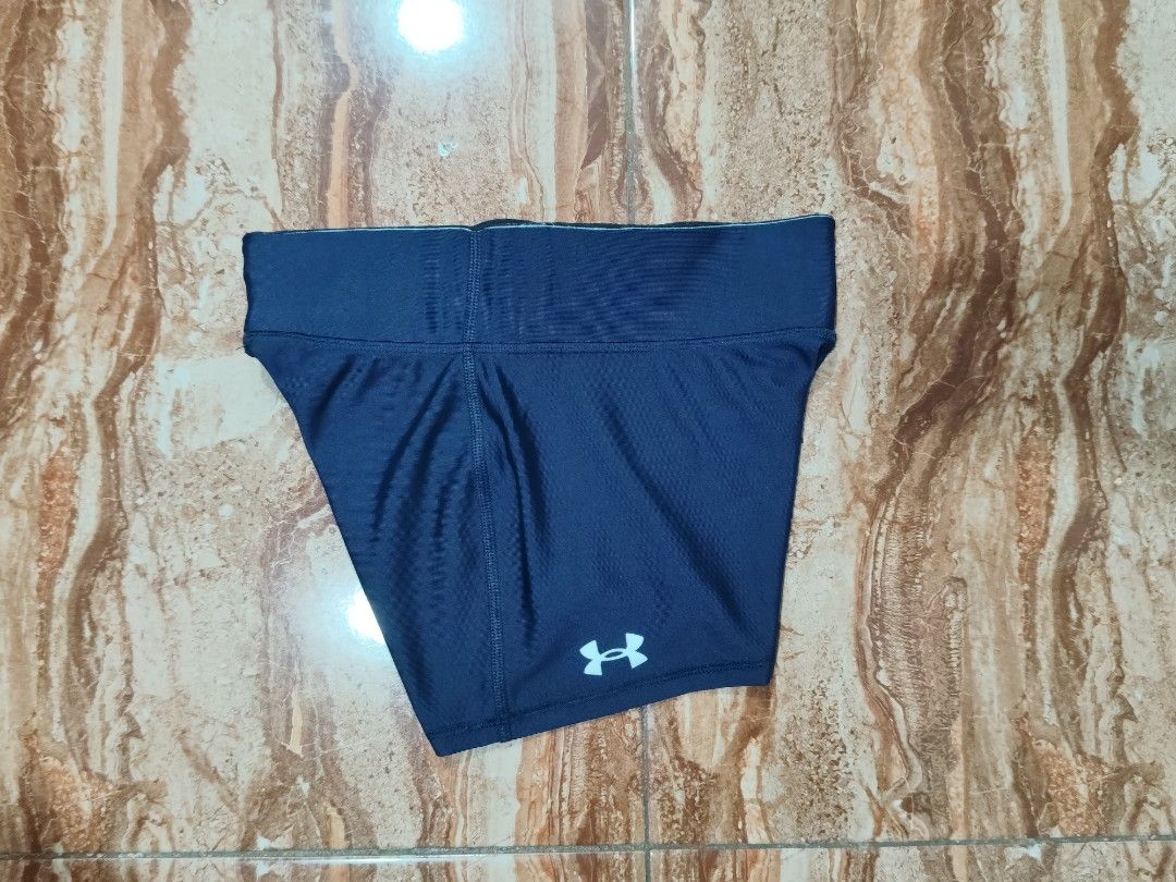Under Armour Compression Short (Category: Activewear) located in General Santos City (Dadiangas). Submitted by alfredanth42291 (Listing ID 1470608888, Image 2). Description: UNDER ARMOUR COMPRESSION SHORT dark blue womens S W: 24-33 L: 9.5 -87% polyester -13% elastane ✓excellent condition 235 #volleyball #pickleball #running #gym #sports.