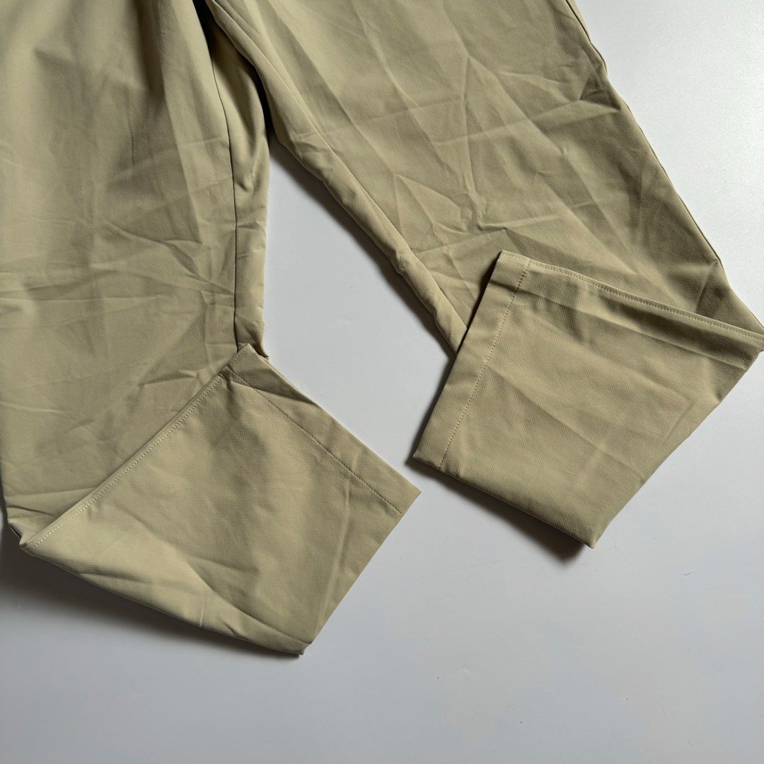 Under Armour Golf Pants (Category: Trousers) located in Calamba. Submitted by secondsite.ph (Listing ID 1470617142, Image 3). Description: Under Armour Golf Pants Size 32/32 10/10 like new No flaws ₱1280.