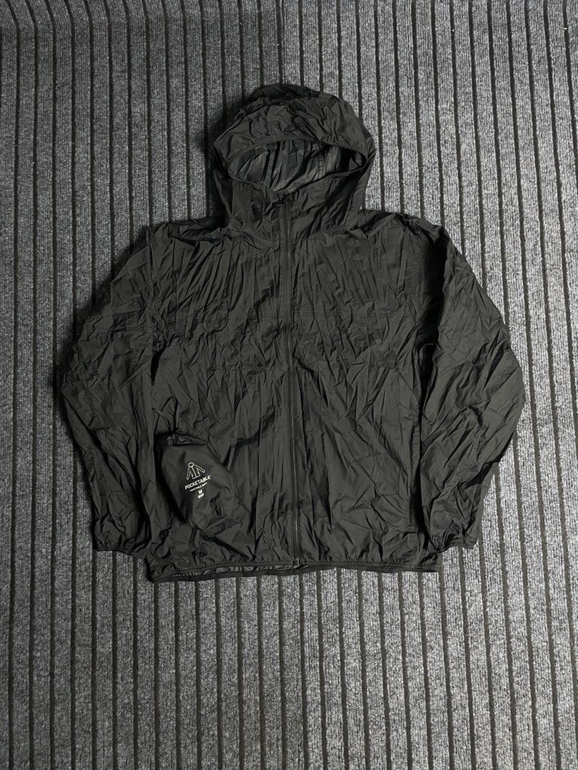 Uniqlo - UV Packable Rain Jacket (Category: Coats, Jackets and Outerwear) located in Puerto Princesa. Submitted by palawan.swagdealer (Listing ID 1470728353, Image 2). Description: All details are provided Kindly check each photo No major flaws In excellent condition.