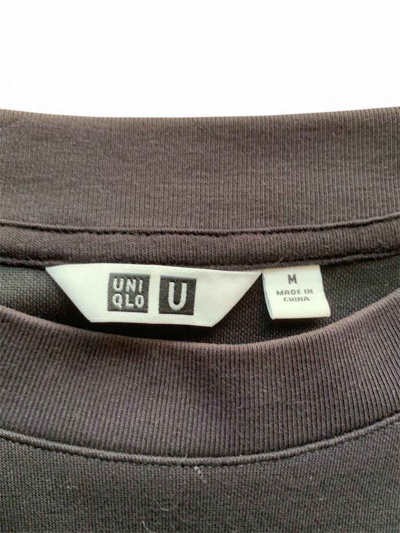 Uniqlo Airism Black Tee (Category: Tshirts & Polo Shirts ) located in Calamba. Submitted by tobs.thriftz (Listing ID 1470635794, Image 2). Description: Size M on Tag Dimes - 21.5 x 27.5 No Issue Excellent Condition Color Rate - 9/10 All items are 100% thrifted / pre-loved and may show normal signs of wear due to previous use and age. Please manage your expectations before purchasing. We do our best to disclose any noticeable flaws. Colors may var