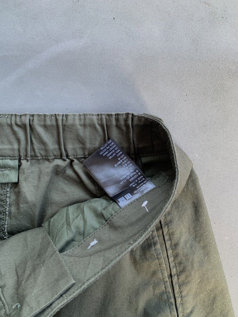 Uniqlo Barrel Cargo Pants (Category: Jeans) located in Malinao. Submitted by nhlcrza (Listing ID 1470624739, Image 2). Description: .