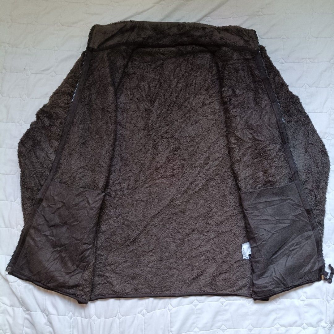 Uniqlo Brown Fleece Full-Zip Jacket (Category: Coats, Jackets and Outerwear) located in Santa Cruz. Submitted by oreosthrift.co (Listing ID 1470647396, Image 3). Description: PRELOVED CLOTHING † handpicked & carefully selected quality pieces • affordable prices DM to claim 📩.
