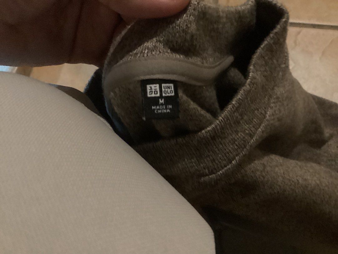 Uniqlo brown knit sweater (Category: Coats, Jackets and Outerwear) located in Manila. Submitted by jellythrift.ph (Listing ID 1470720415, Image 2). Description: .