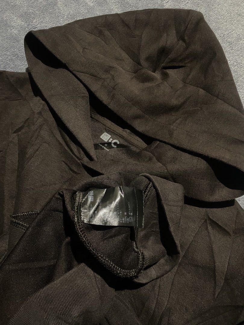 Uniqlo C Hoodie (Category: Coats, Jackets and Outerwear) located in Bacolod City. Submitted by d_archives (Listing ID 1470680837, Image 3). Description: Uniqlo C Hoodie Medium On Tag Near New Condition 10/10 Color Rate No Issue.