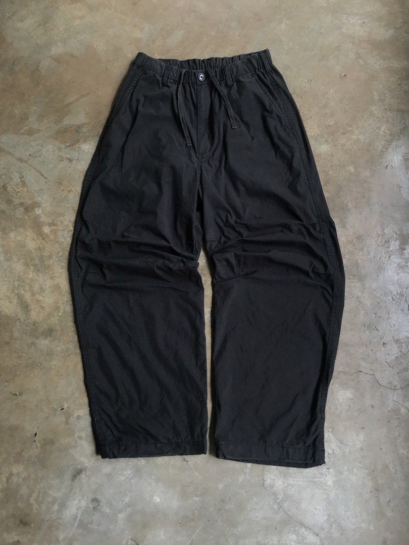 UNIQLO C WIDE LEG PANTS (Category: Trousers) located in Aurora. Submitted by thrillthriftfinds123 (Listing ID 1470654149, Image 2). Description: UNIQLO C WIDE LEG PANTS SIZE 30-32 WIDTH 39 LENGTH NO ISSUE GOOD CONDITION SOLID PANG PORMA 9.5 COLOR RATE .