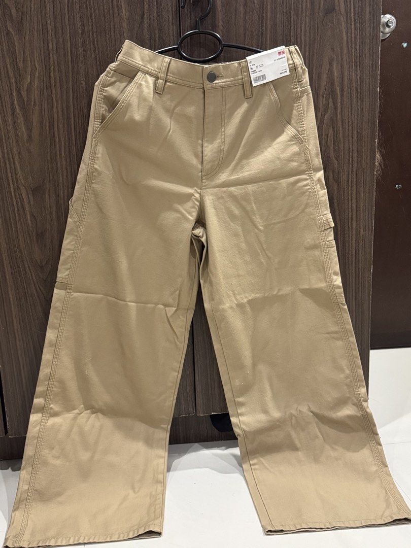 Uniqlo cargo pants (Category: Jeans) located in Pasig City. Submitted by kodak.blue (Listing ID 1470671446, Image 1). Description: -brand new - never worn - mop: gotyme, mari - mod: sdd, j&t.