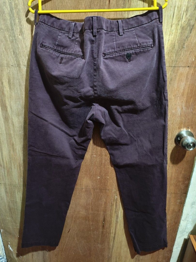 Uniqlo Chino Pants (Category: Chinos) located in Caloocan City. Submitted by zenfire.f398ed (Listing ID 1470701856, Image 3). Description: For sale!!! Uniqlo Chino Pants 3 for Php 1000! fit for 31-32 Waistlines. 9/10 good condition - Bordeaux - Light Beige - Brown PM...