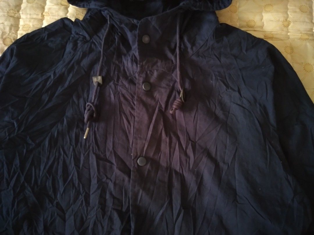 Uniqlo Cotton Parka Jacket Navy Blue (Category: Coats, Jackets and Outerwear) located in Zamboanga. Submitted by zhumhazhav (Listing ID 1470662634, Image 2). Description: Tag size small Oversized Width 21 Length 26 Navy blue color way Excellent condition Color rate 9.8/10 550+shipping fee.